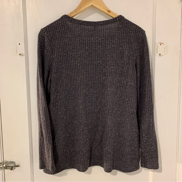 Old Navy Maternity - nursing shirt in a waffled grey/blue - Picture 6 of 6